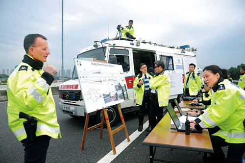 New Territories North Region takes part in Exercise QUICKSKILL, a multi-departmental exercise on major incident, at Kong Sham Western Highway to enhance officers' capabilities to deal with emergencies.