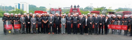 警队考察团访问皇家马来西亚警队，拜访专责培训当地警务人员及处理公众游行和示威活动的联邦后备队伍训练学校，又了解当地警方使用社交媒体与市民加强沟通和建立互信。考察团与当地警队分享经验，亦加强了两地交流合作。