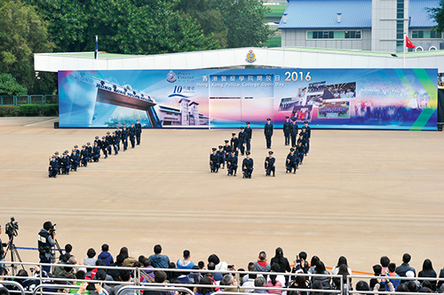 警察学院举行开放日，以庆祝成立十周年。活动吸引约七千名市民参加。