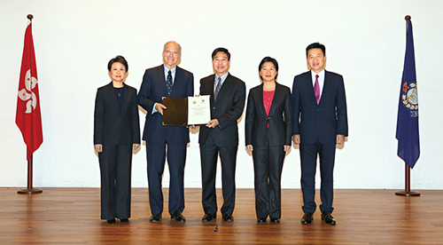 警隊與劍橋大學犯罪學研究學院簽訂協議，合辦「應用犯罪學與警務管理研究碩士課程」。